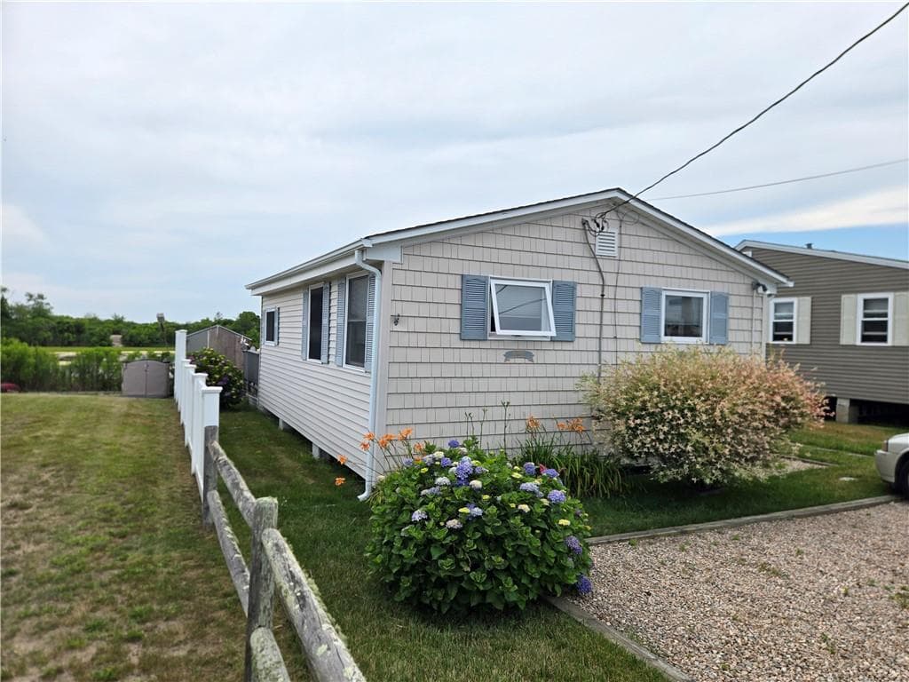 725 Succotash Road - Photo 2