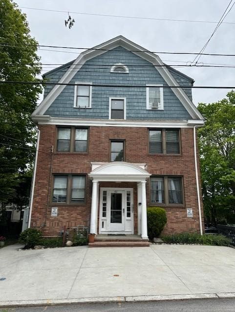 58 TAFT Avenue #9