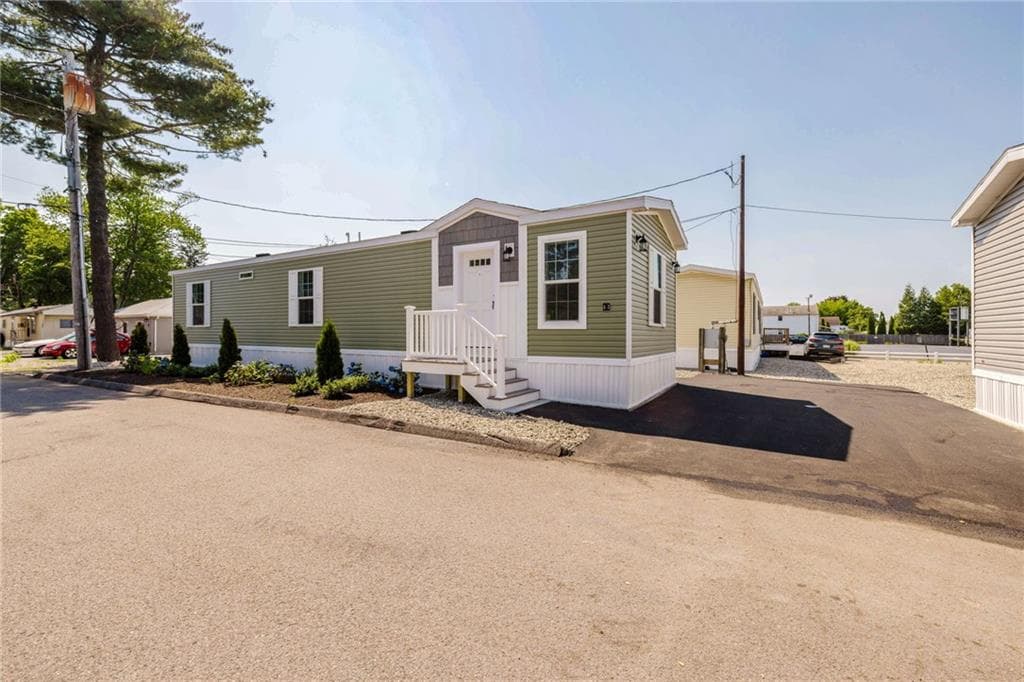 1346 Newport Avenue - Photo 2