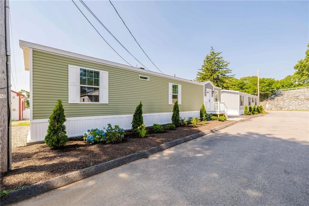 1346 Newport Avenue - Photo 4