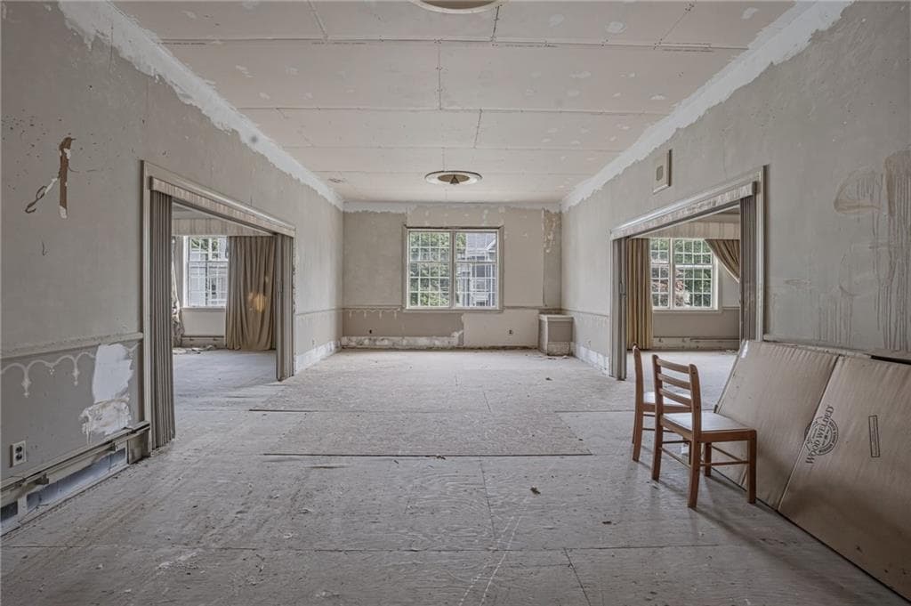 76 Providence Street - Photo 2
