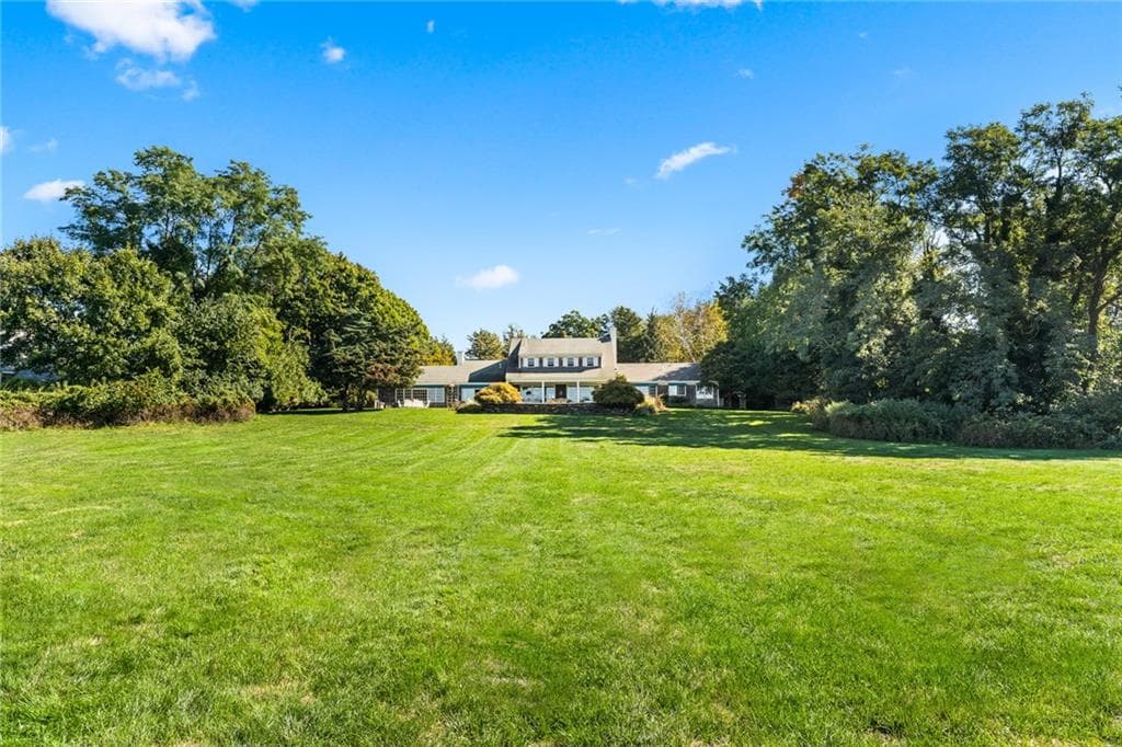 466 Poppasquash Road - Photo 4