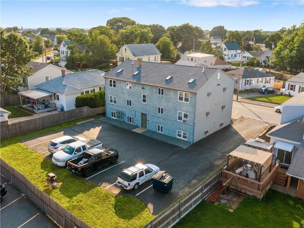 715 Cottage Street - Photo 3