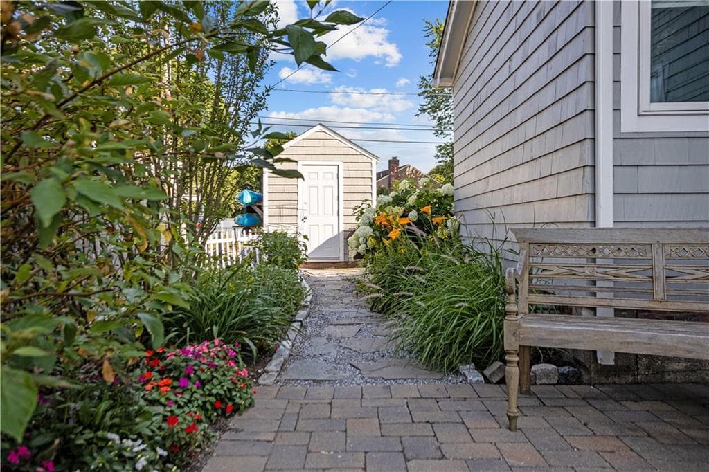 21 Teed Avenue - Photo 5