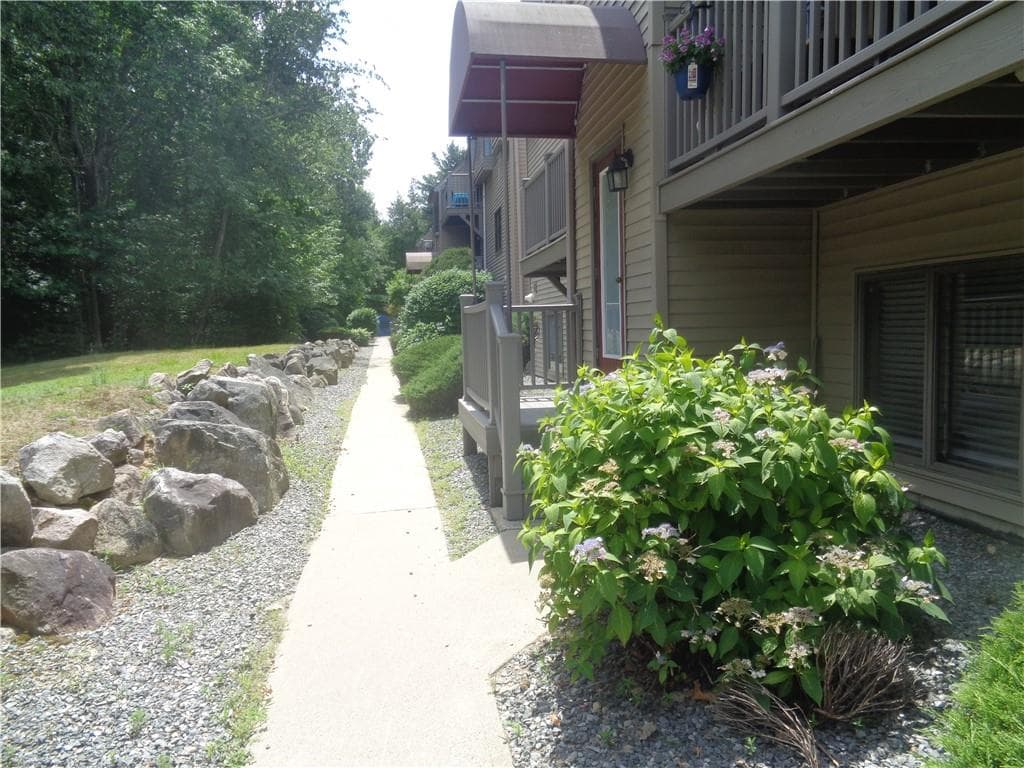 34 Village Court #34 - Photo 3