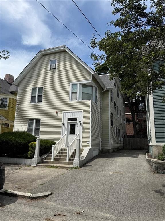 244 Bowen Street
