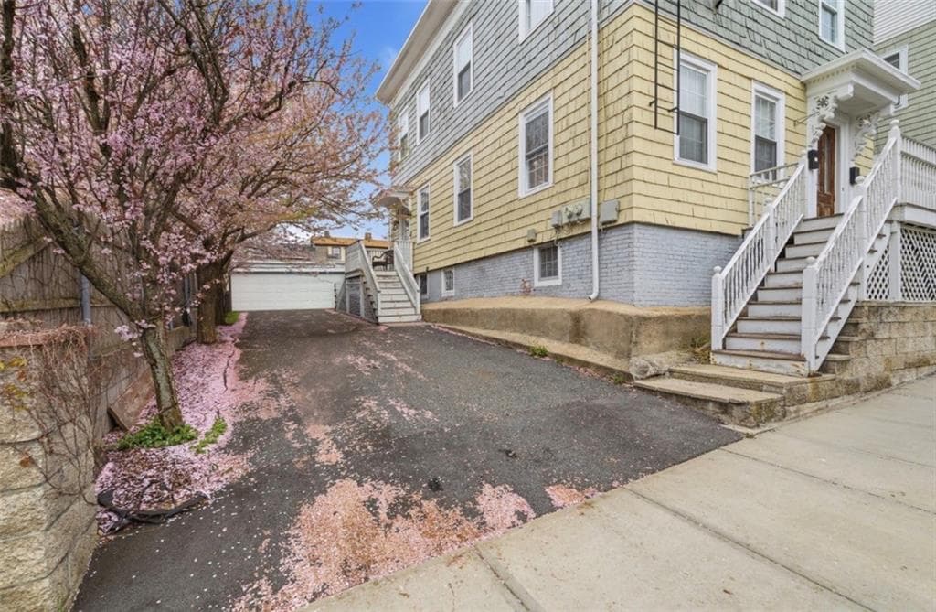 194 Gano Street - Photo 2