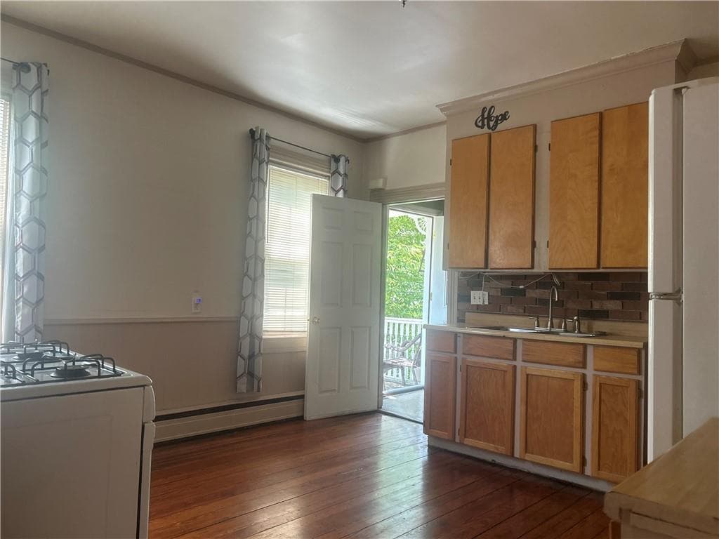 194 Gano Street - Photo 3