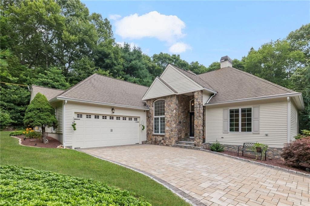5 Woodbine Lane - Photo 2