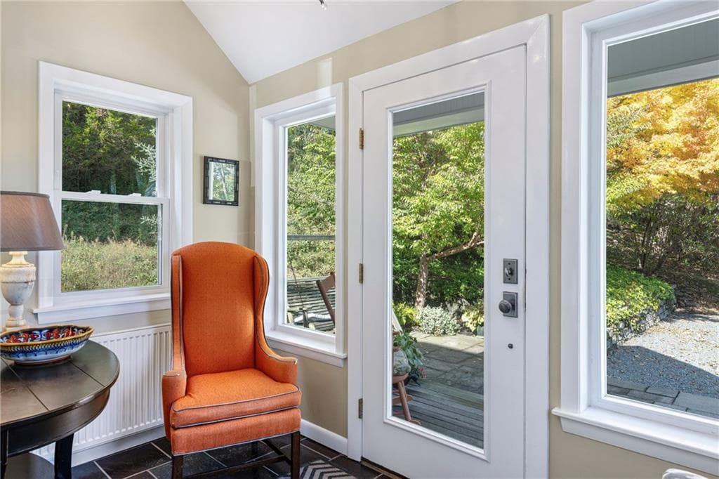 140 Connection Street - Photo 4