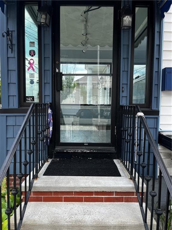 872 Park Avenue - Photo 2