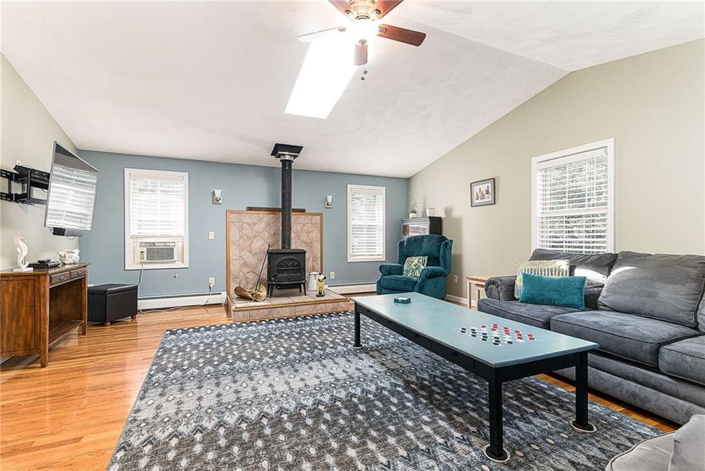 6 Christopher Street - Photo 3