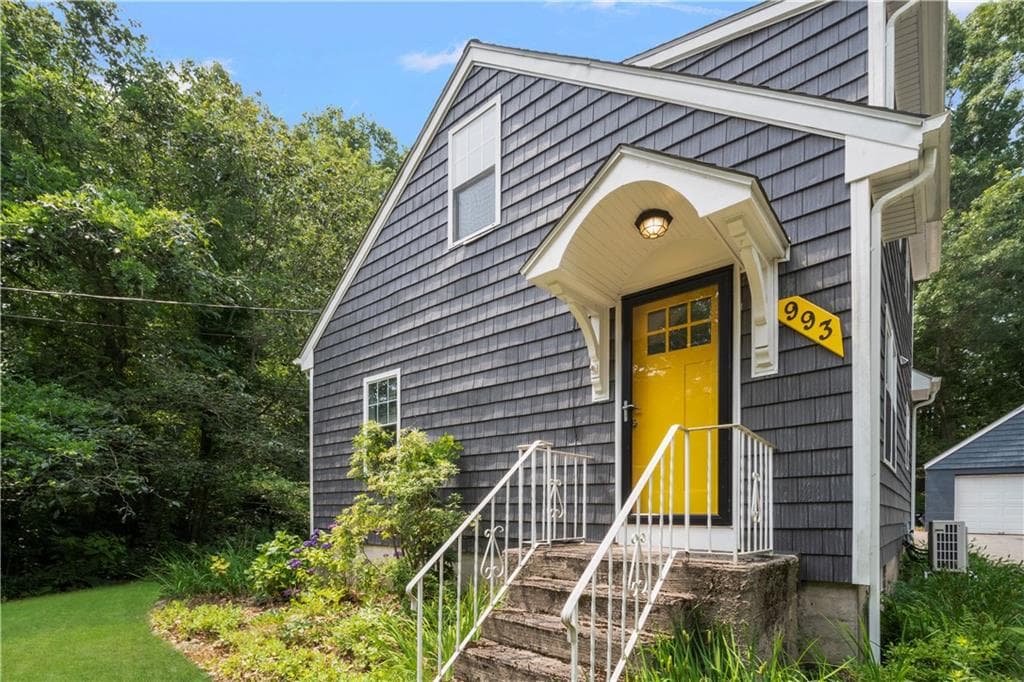 993 Pine Street - Photo 2