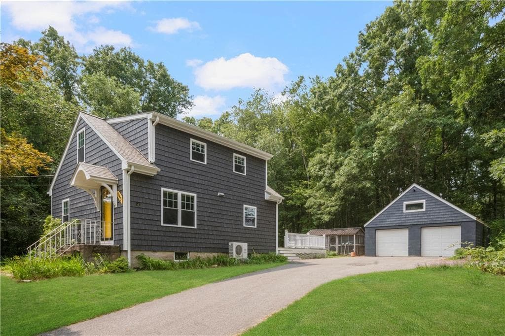 993 Pine Street - Photo 1