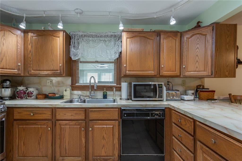 45 Oakdale Avenue - Photo 3