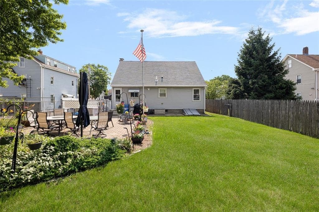 28 Lincoln Avenue - Photo 2