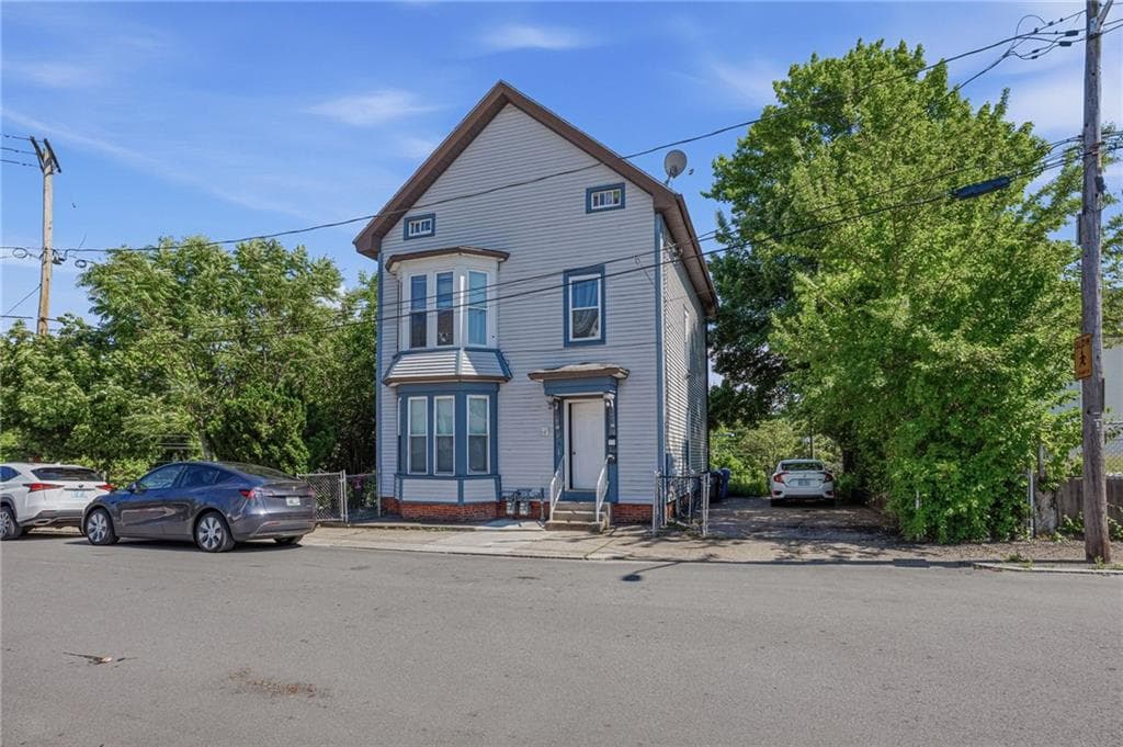 913 Social Street - Photo 2