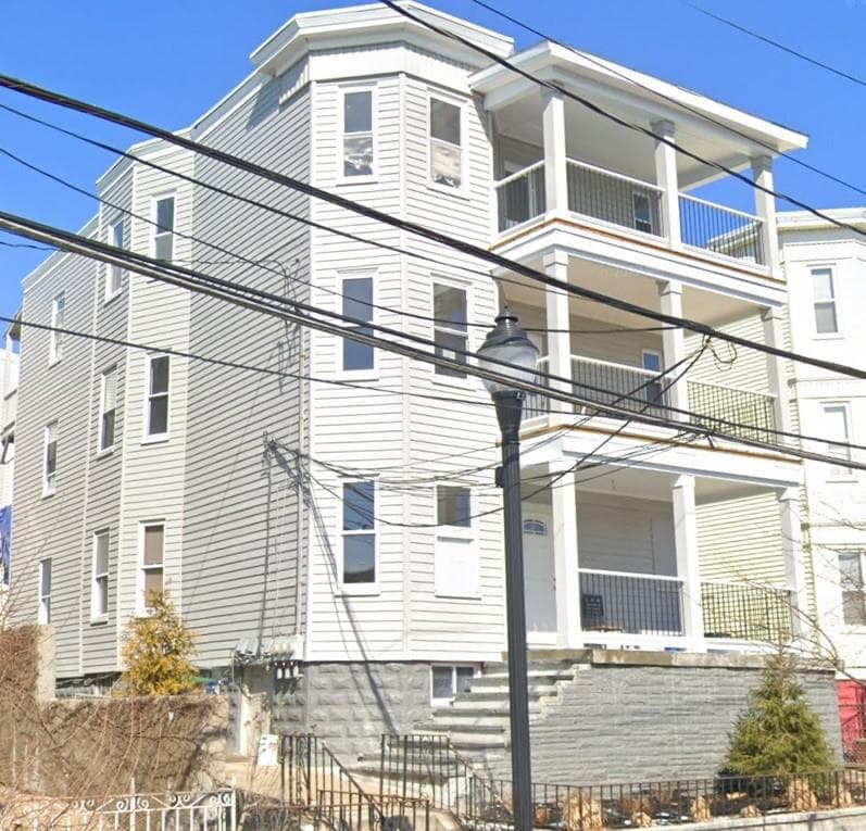 40 Temple Street #3