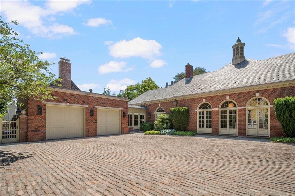 251 George Street - Photo 2
