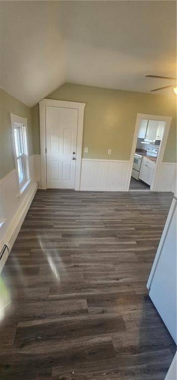 844 Lonsdale Avenue - Photo 4