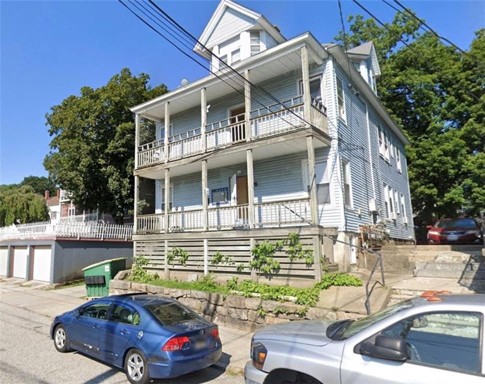 228 West School Street - Photo 1