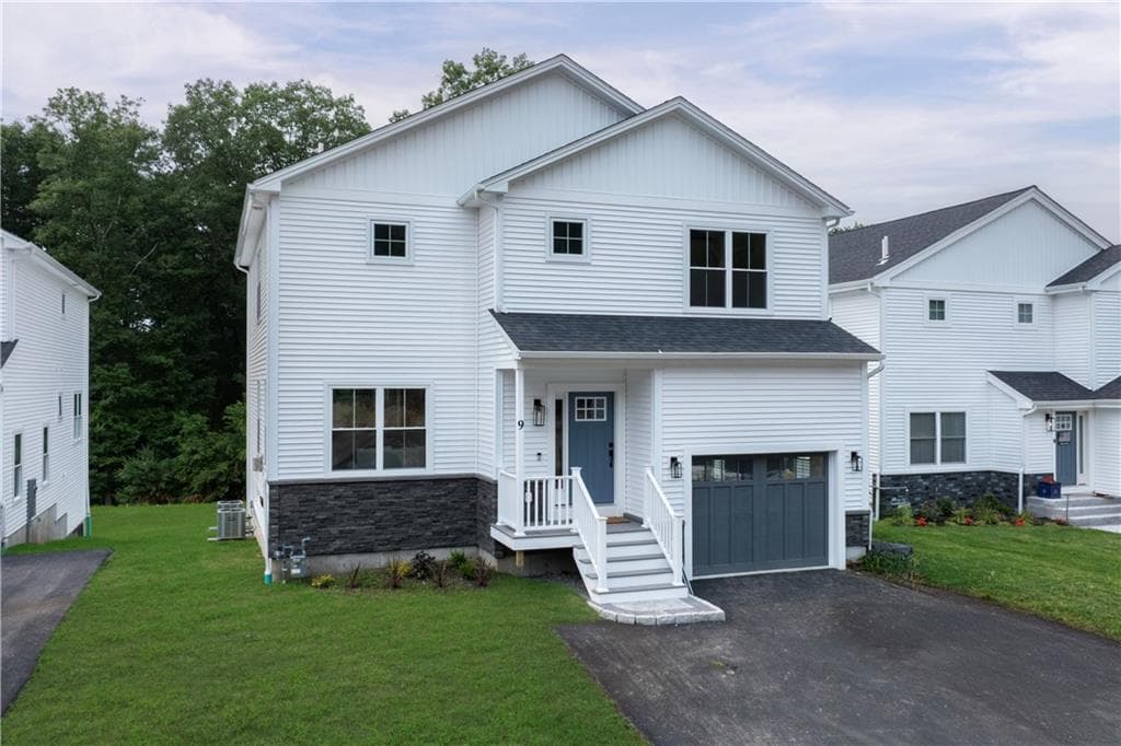 9 Stoneridge Road #9 - Photo 1