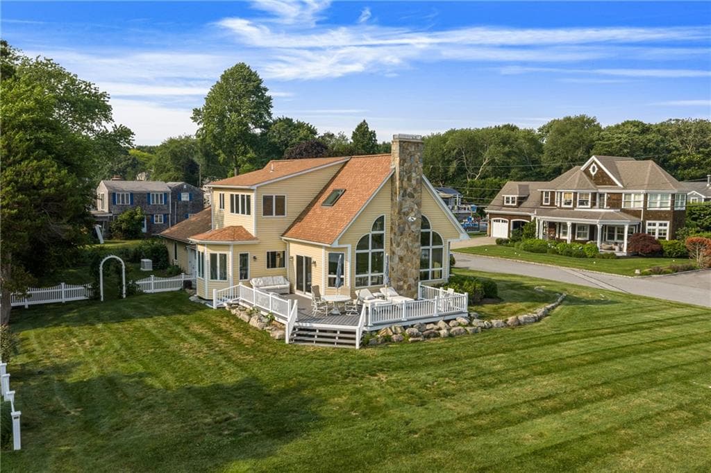 139 Hemlock Avenue - Photo 3