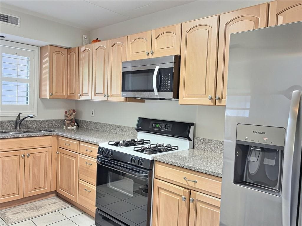 650 East Greenwich Avenue #7109 - Photo 2