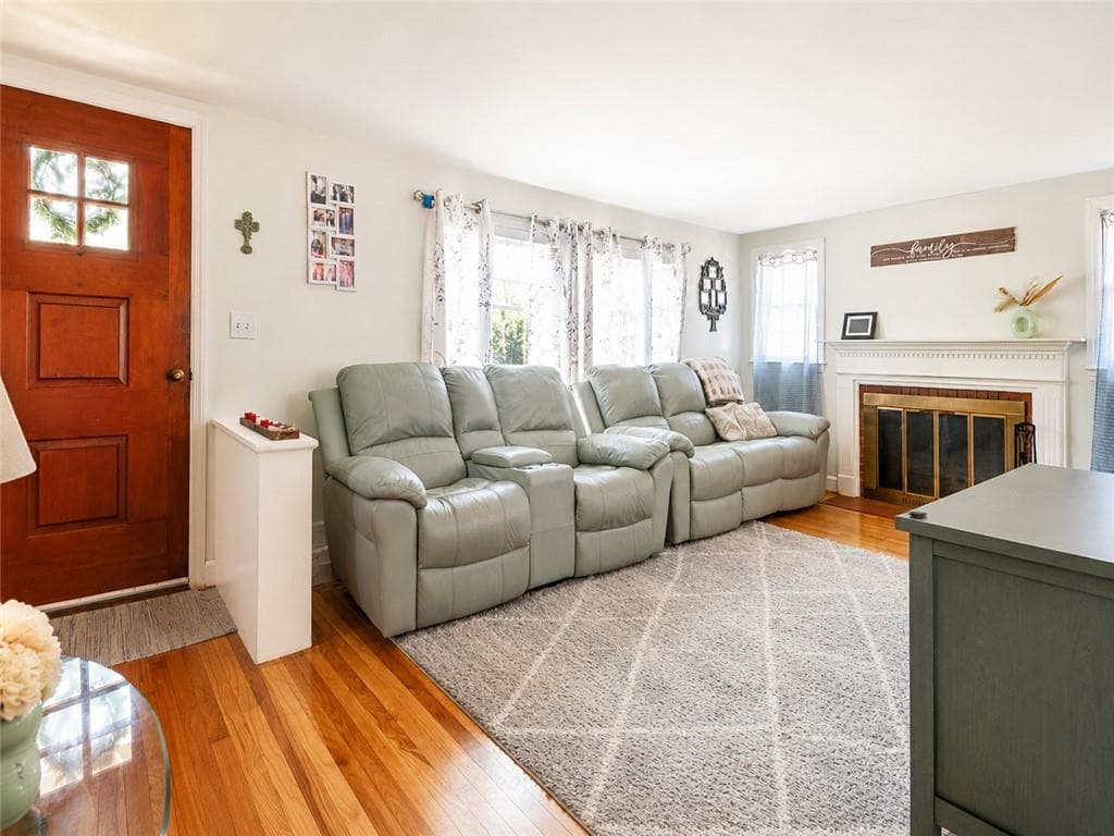 83 Harman Avenue - Photo 4