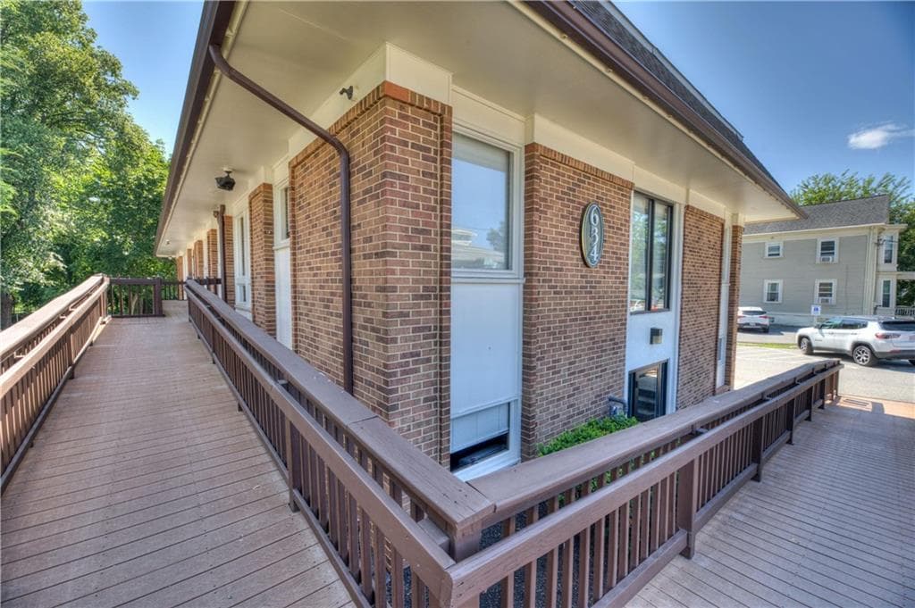634 Main Street - Photo 2