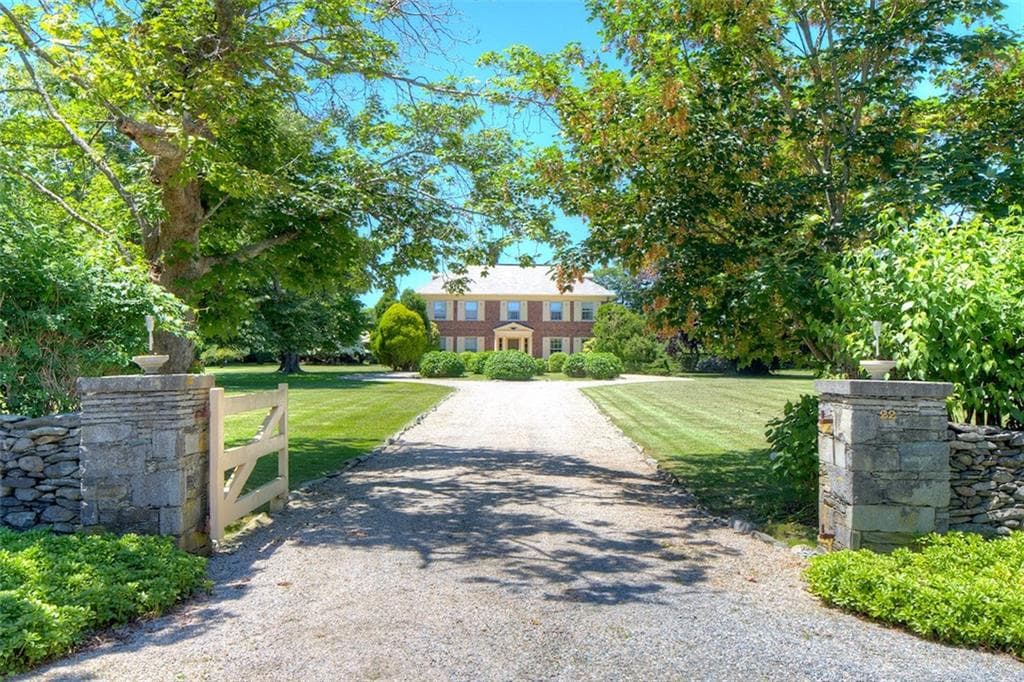 22 Castle Hill Avenue - Photo 2