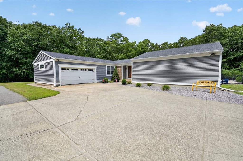884 Reynolds Road - Photo 3