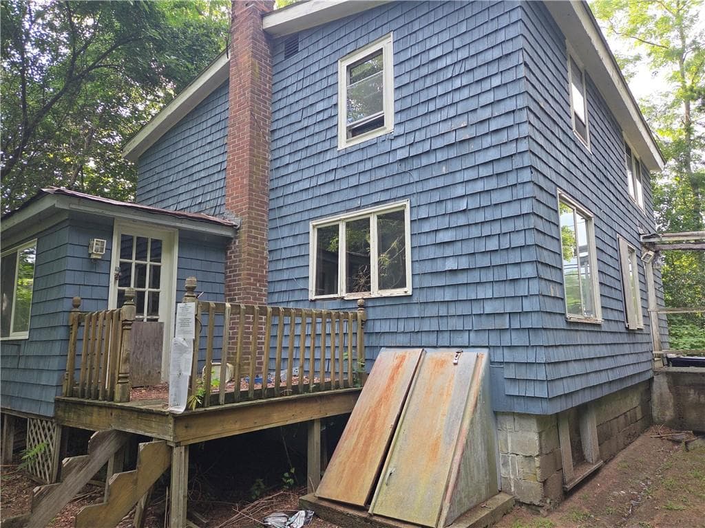 1526 Ten Rod Road