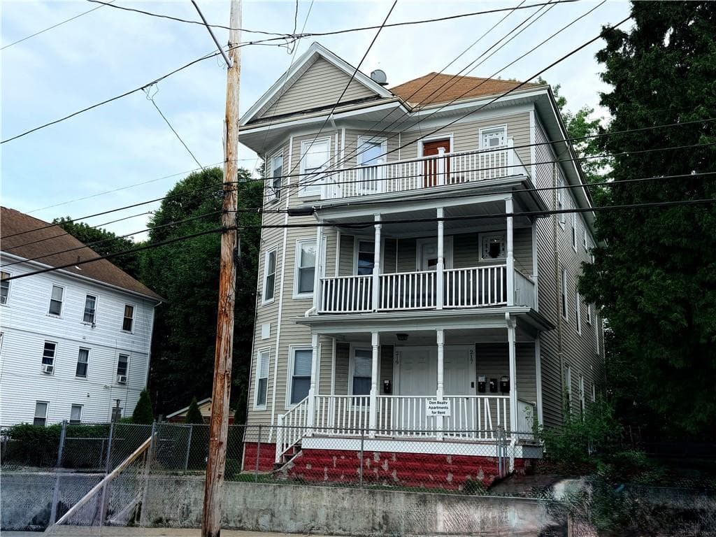 217 Carleton Street - Photo 3