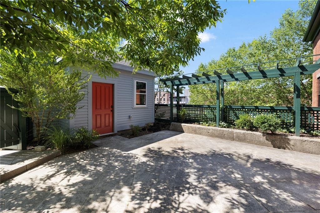 300 Benefit Street - Photo 3