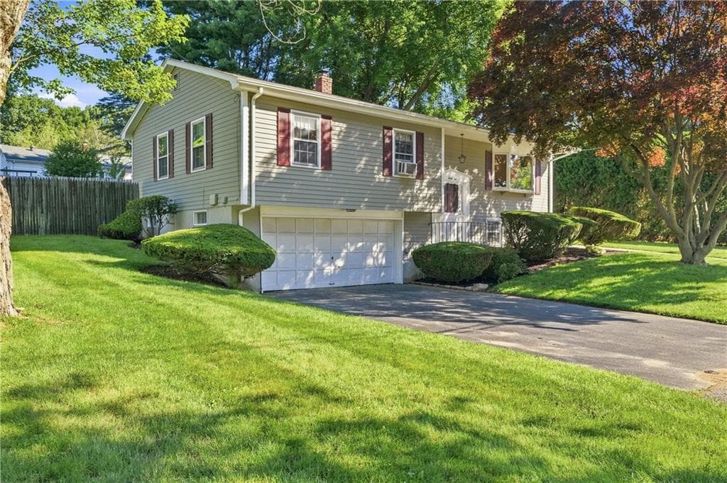 31 Monica Drive - Photo 2