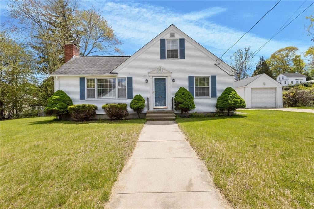 74 Youngs Avenue