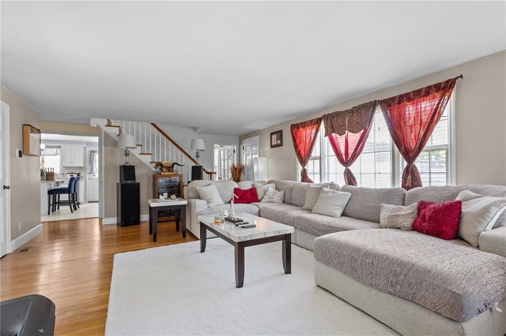 74 Youngs Avenue - Photo 4