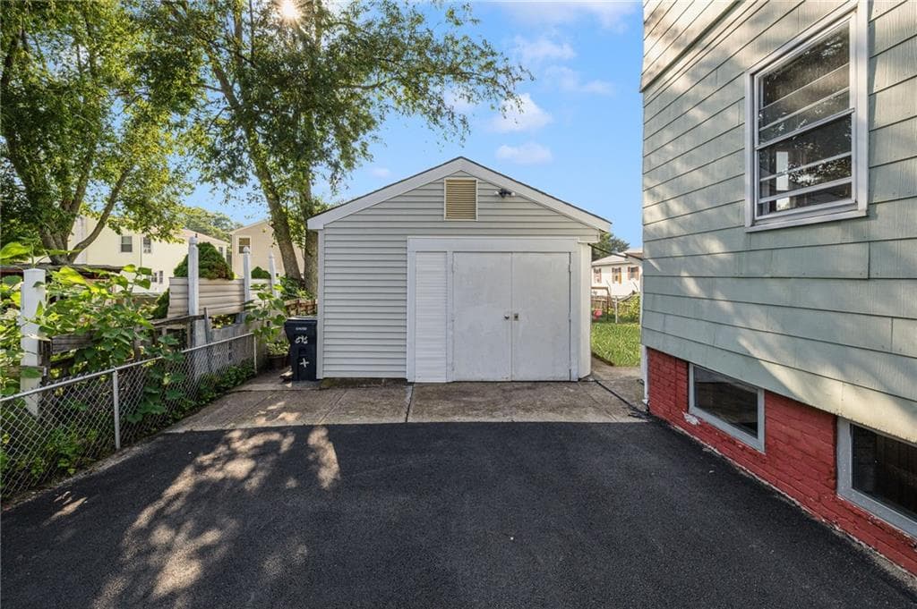 295 Magnolia Street - Photo 5
