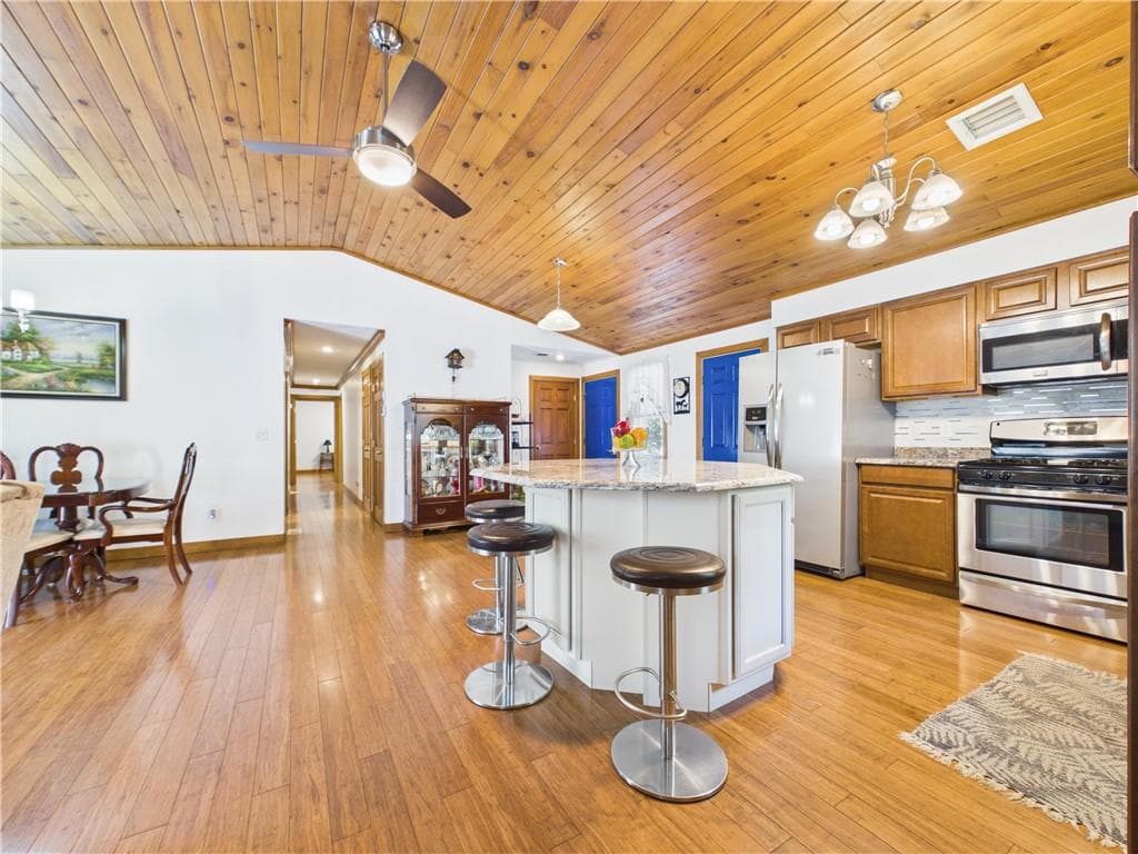 615 Taunton Avenue - Photo 3