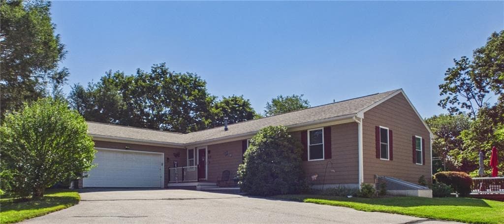 615 Taunton Avenue - Photo 1