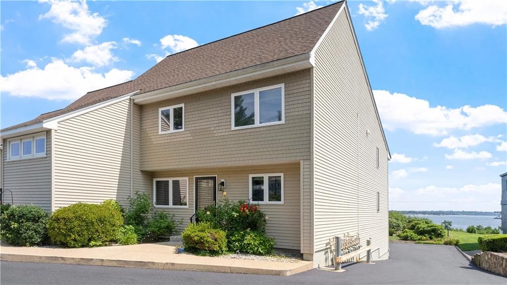 4042 Post Road #5