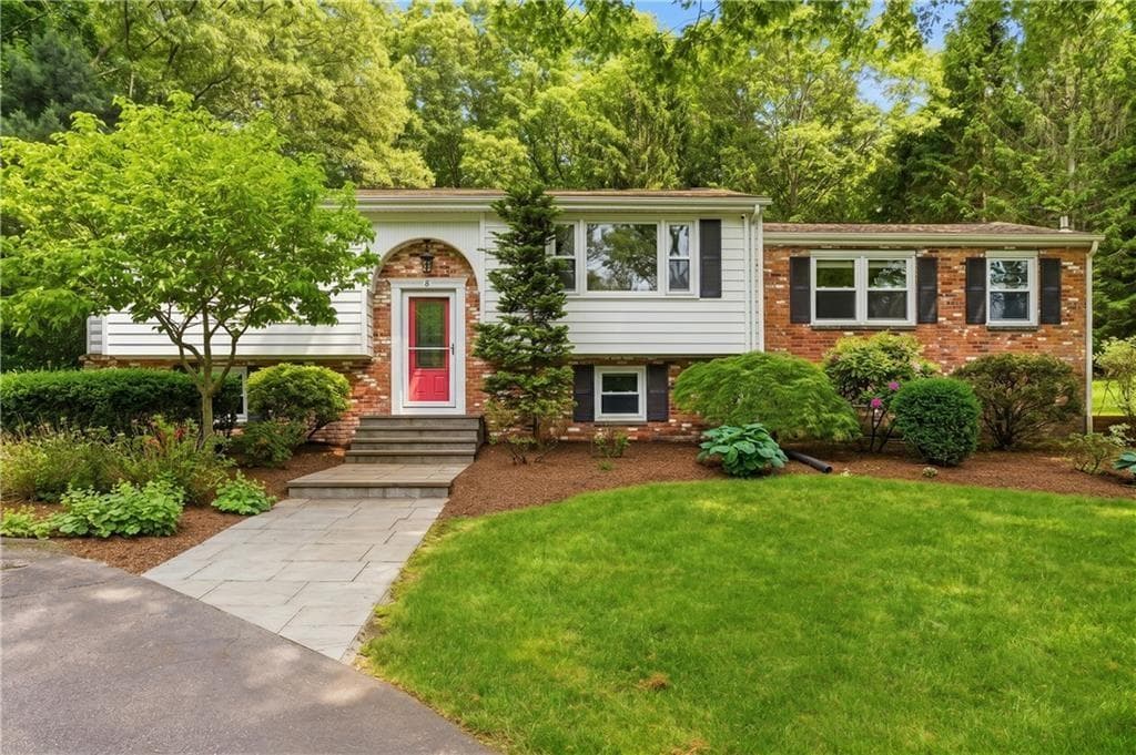 8 Ledgemont Drive - Photo 2