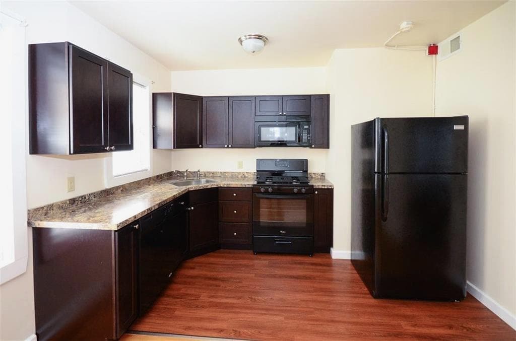 690 Elm Street Street - Photo 2