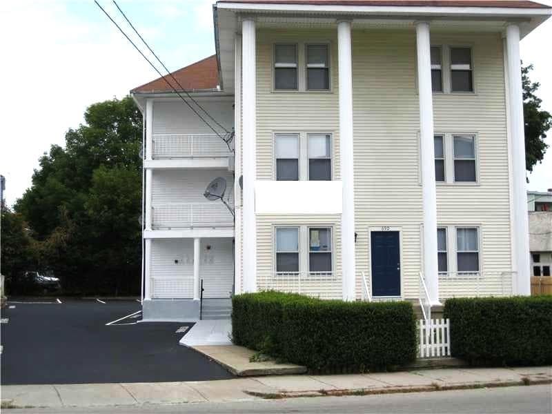 690 Elm Street Street
