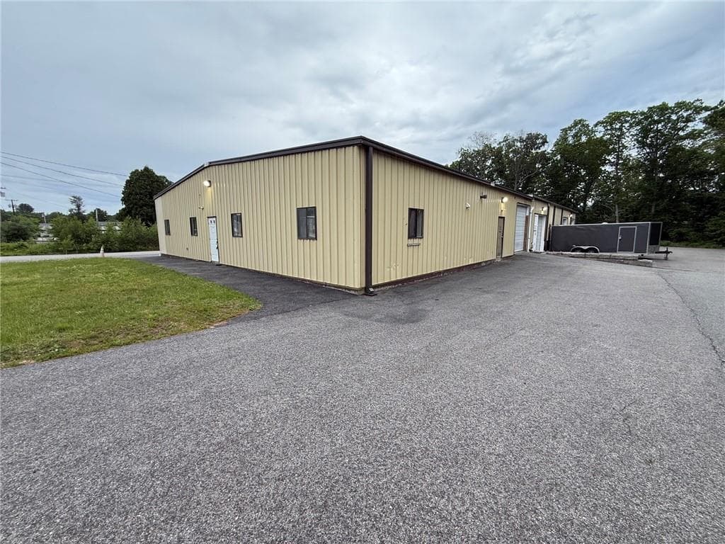 17 industrial Drive - Photo 2