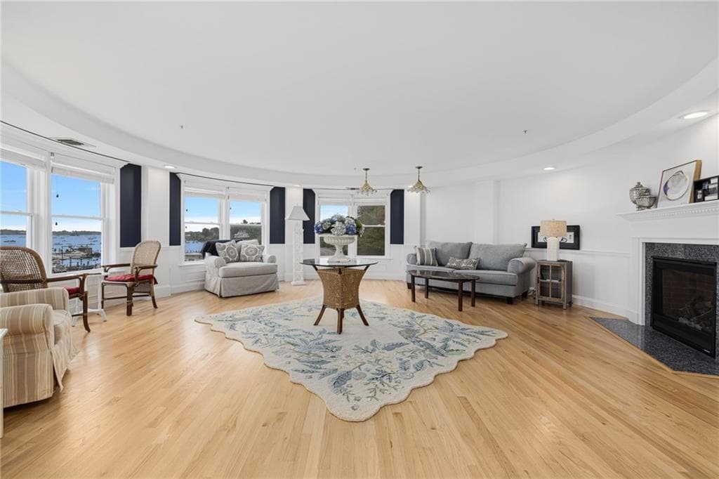 53 Conanicus Avenue #3A - Photo 5