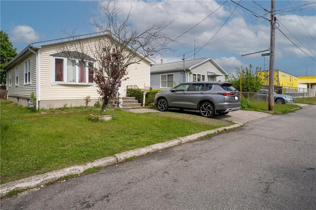 102 Kenmore Street - Photo 2