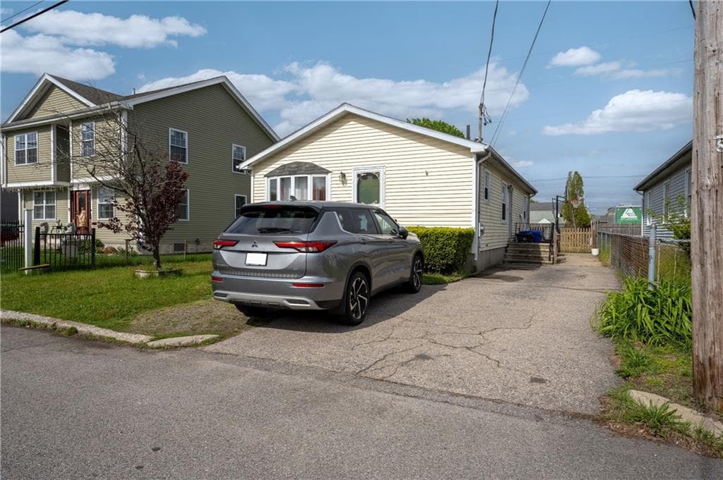 102 Kenmore Street - Photo 3