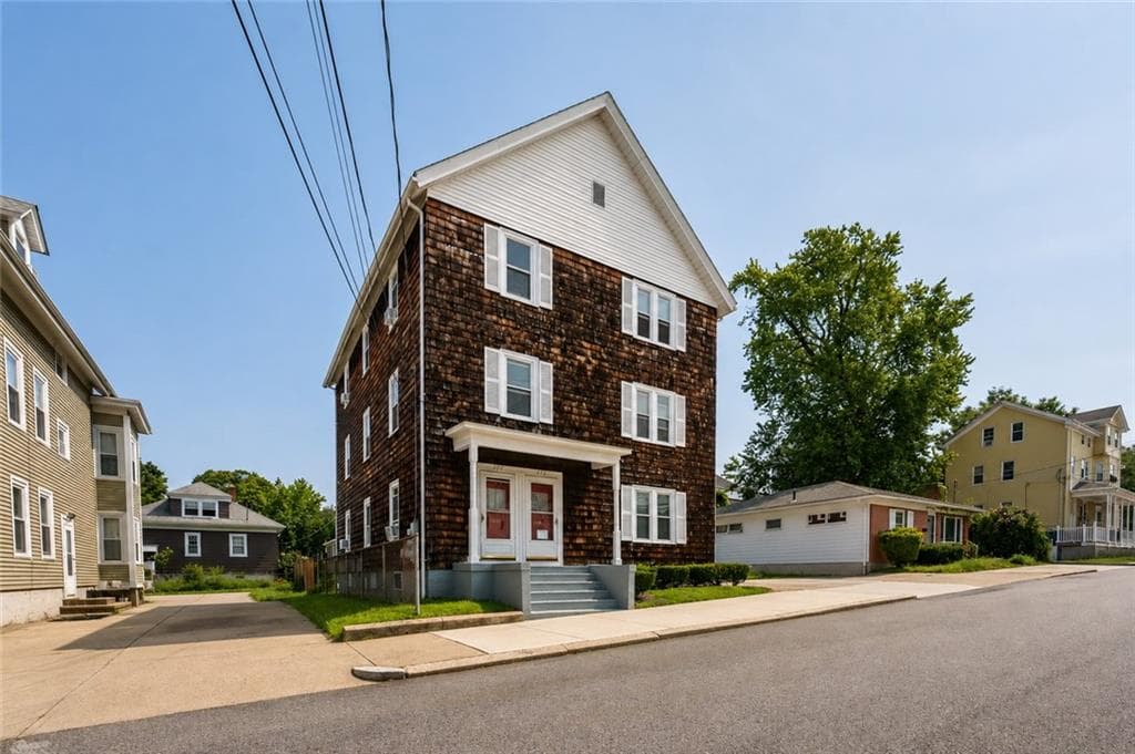 175 Sayles Avenue - Photo 2